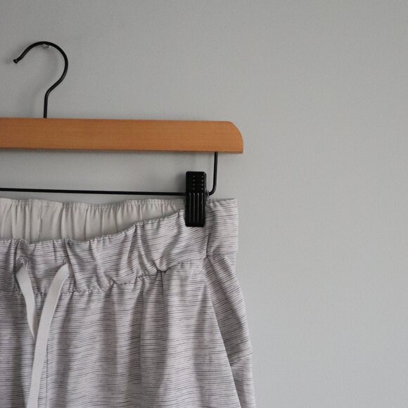 Lululemon Womens White Sz 4 On The Fly Pull On Athletic Stretch Luxtreme Joggers - Picture 5 of 14